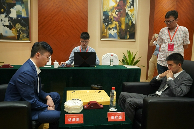 倡棋杯半决赛首局杨鼎新不计点胜辜梓豪