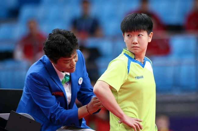 孙颖莎不允许号码布有褶皱