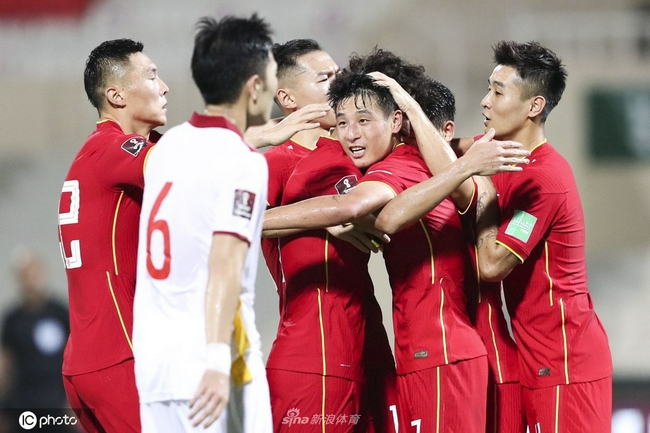 国足拿下了一场刺激的胜利
