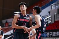 胡明轩25+4赵泰隆空砍22分 广东胜青岛取2连胜