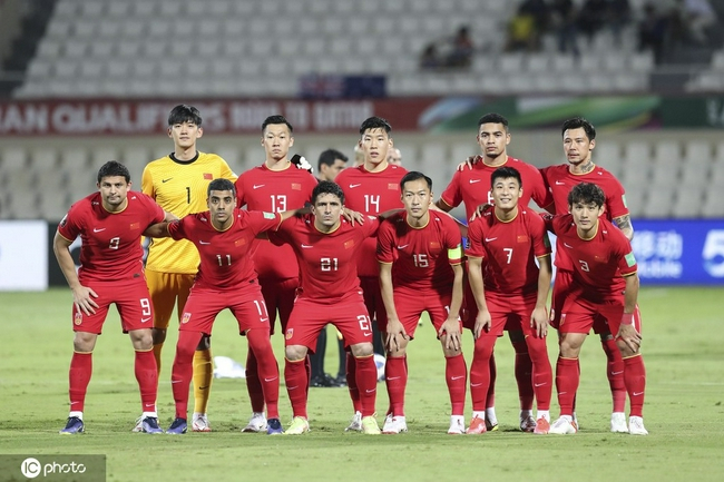 四名归化球员同时首发