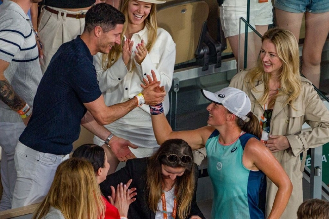 斯瓦泰克：莱万哥，多谢捧场！（设计台词）