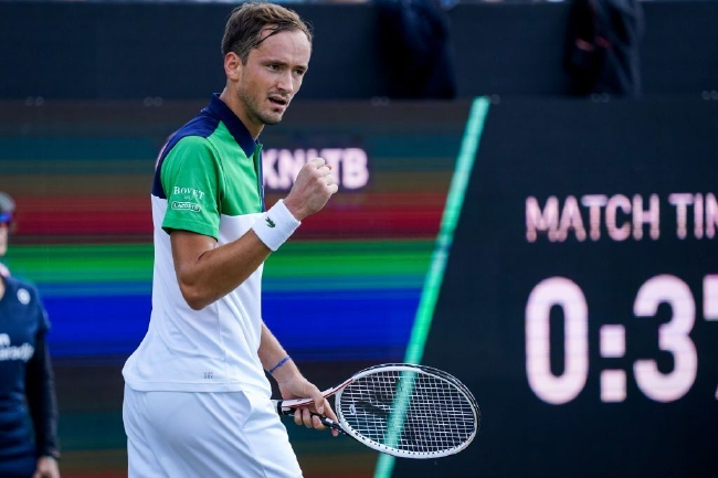 梅德韦杰夫取得个人草地赛季开门红