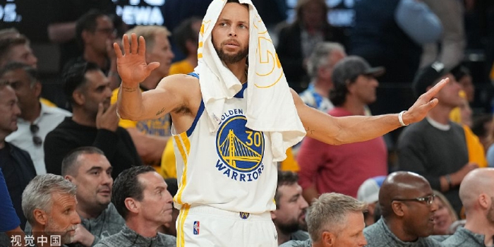 库里三分雨狂飙命中9记远投助勇士逆转取胜