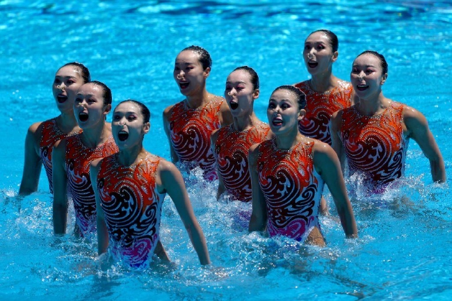 中国花游队在2022布达佩斯游泳世锦赛中夺下第四块金牌