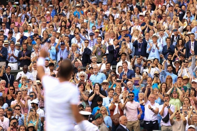 纳达尔因腹肌撕裂伤退出2022年温网