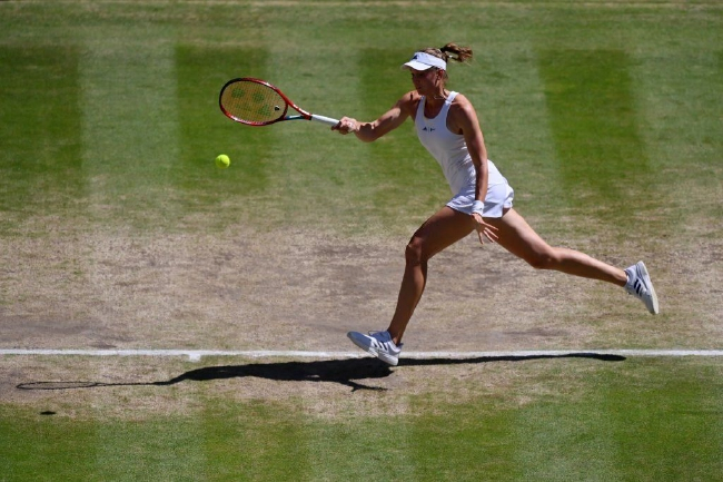 莱巴金娜逆转击败贾巴尔就此成为首夺温网女单冠军的亚洲球员