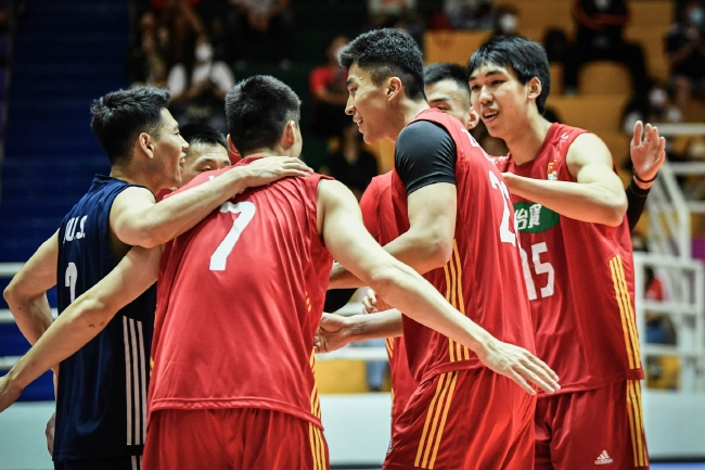 中国男排庆贺胜利