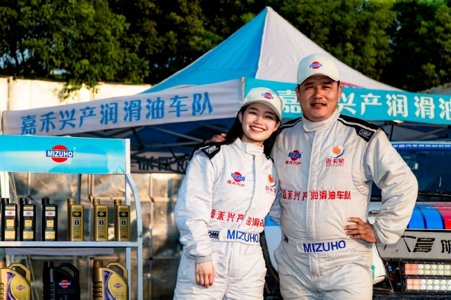 李鹏程与女儿李锦秀