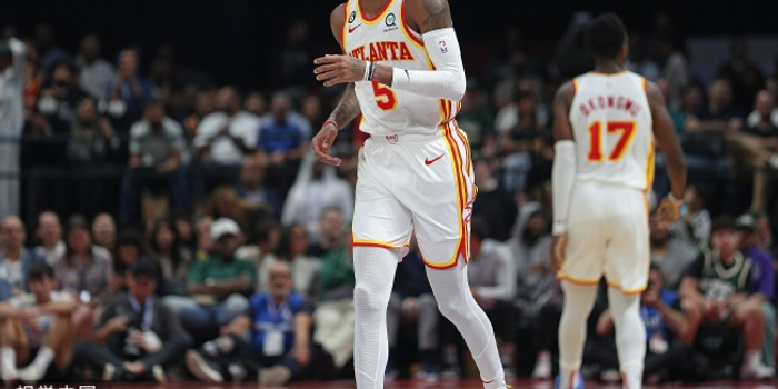 老鹰对决活塞全场激战直播呈现