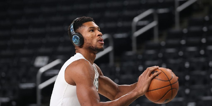 字母哥38分雄鹿力克热火