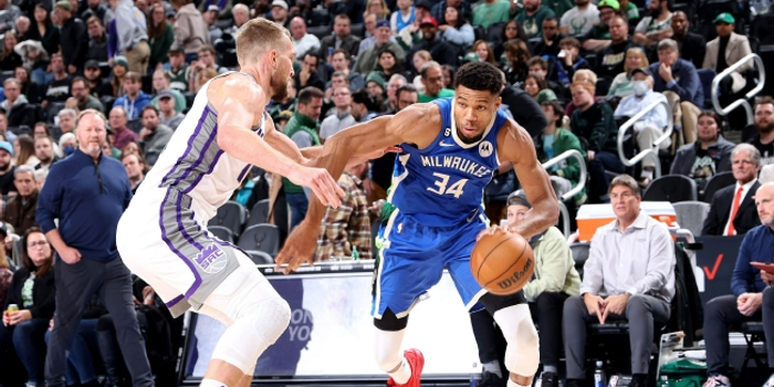 雄鹿主场力克快船字母哥狂砍40分制霸攻防双方核心球员轮番发威