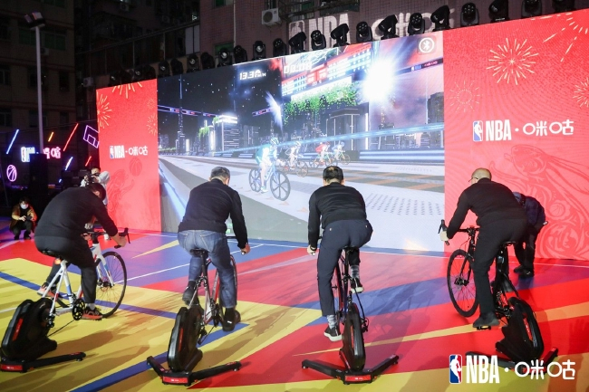 绿色低碳数智骑行空降新春贺岁球场