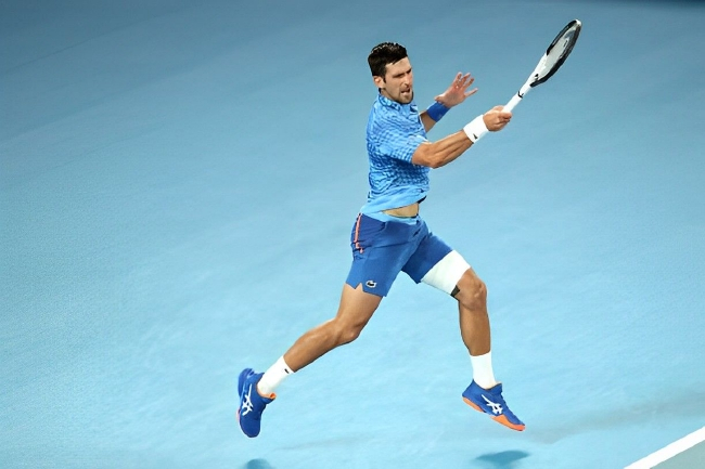 德约尽管左大腿缠绷带出战，依然横扫巴埃纳强势晋级