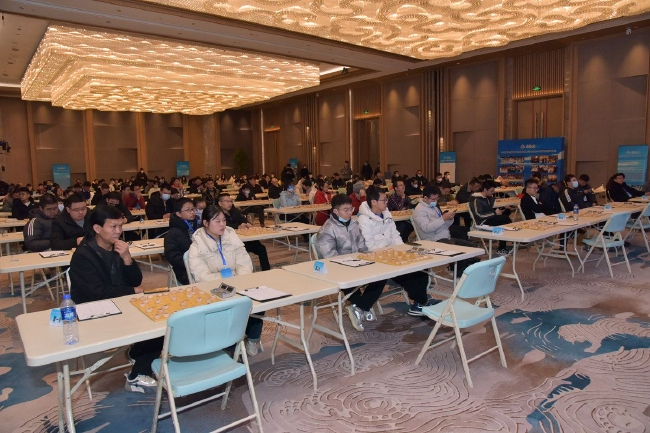 参加技术会的运动员们