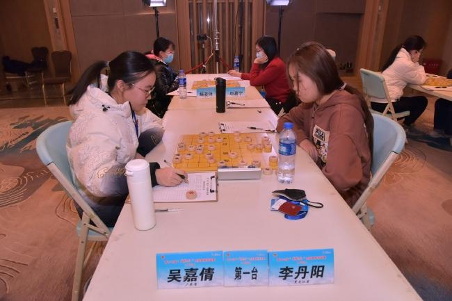 威凯杯第3日：象甲棋手碰撞 上海少年出彩(图谱)