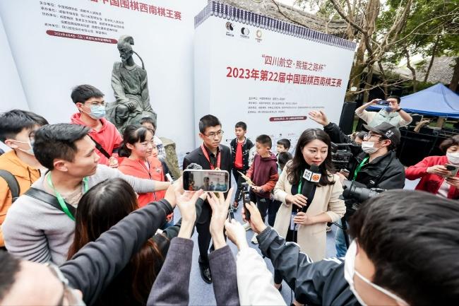 夺冠后范廷钰受访