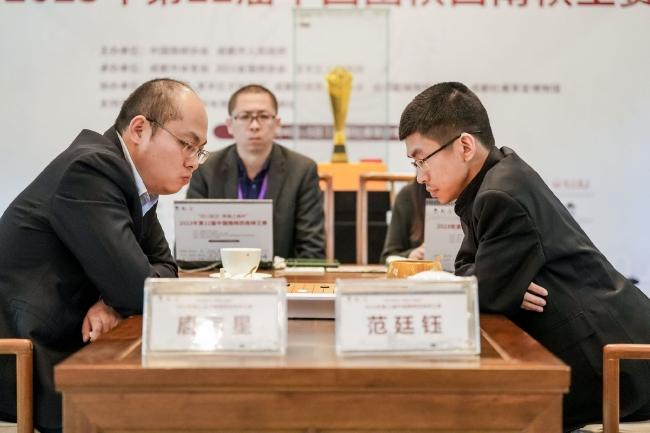 范廷钰与唐韦星进行冠军争夺战