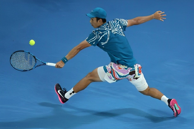 商竣程双抢七淘汰状态不俗的绵贯阳介挺进资格赛决胜轮