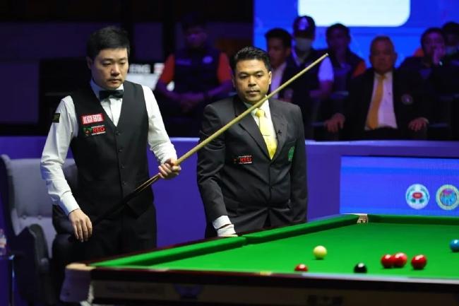 丁俊晖在比赛中