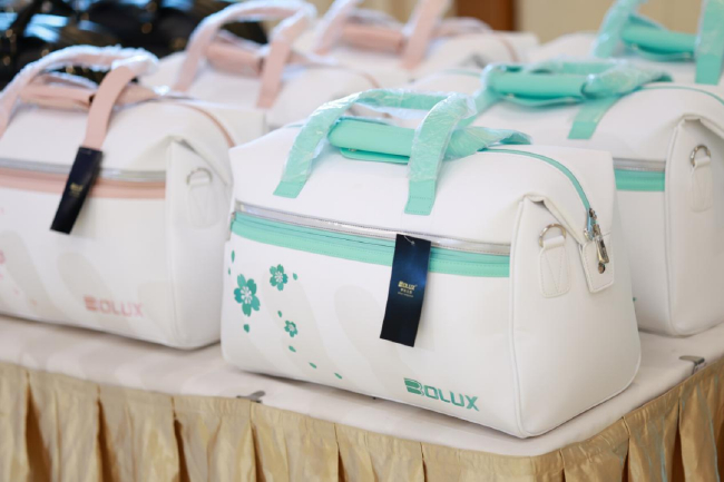 （BOLUX女士新款衣物包实物展示）