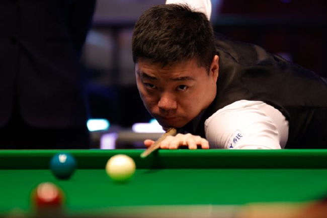 丁俊晖在比赛中