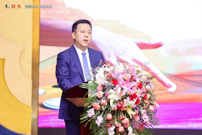 白水县委常委、常务副县长、高新区党工委书记陈维军致辞