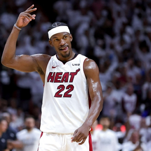 巴特勒关键球大爆发