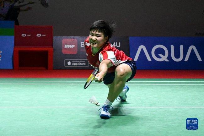 2023年日本羽毛球赛中国队收获5个四强席位 石宇奇先赢后输出局！