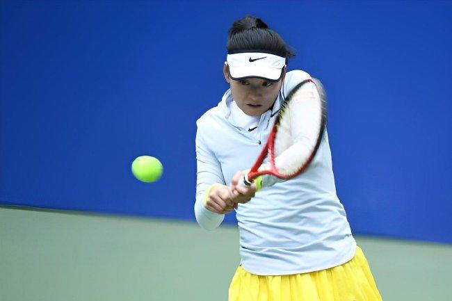 王雅繁21连胜日本球员后晋级斯坦福站女单决赛(资料图)
