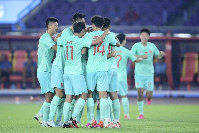 亚运男足-谭龙双响 中国4-0缅甸小组第1提前出线