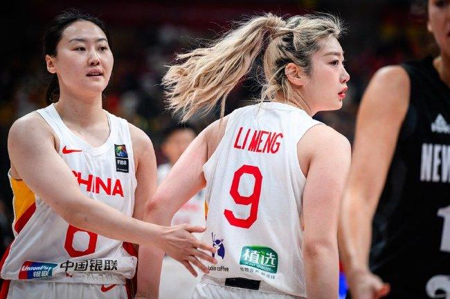 奥预赛——中国女篮力克新西兰韩旭拿下21分李梦拿下14分