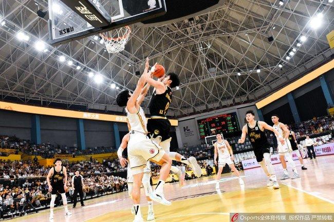 胡金秋35+13广厦2-1山西晋级八强张宁23+8