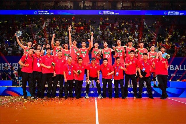 中国男排荣膺2024年国际排联挑战者杯冠军