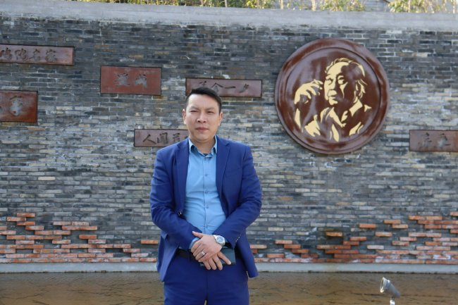 作者：劉月明