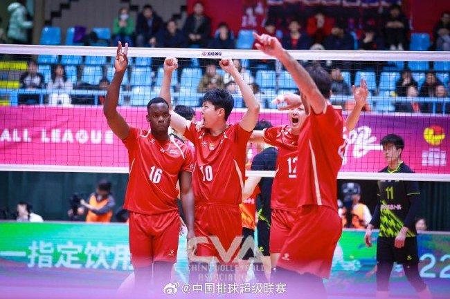 北京北汽男排慶賀勝利