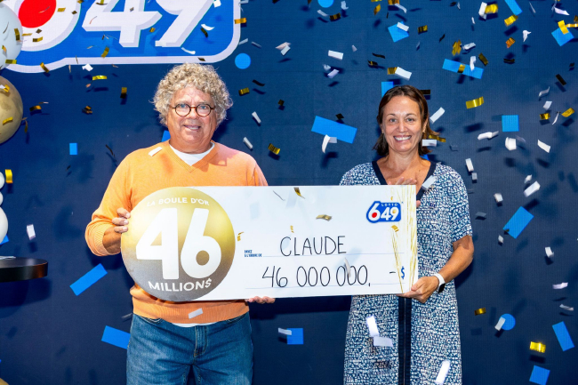 克勞德和妻子兌獎