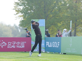 FILA GOLF女子菁英赛次轮许赢并列领先 冲第三冠