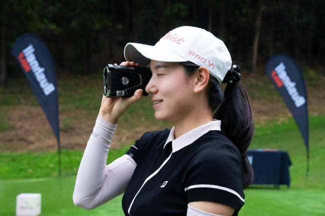 倍视能高尔夫测距仪深受球员喜爱