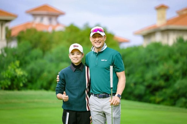 本届训诲杯冠军组合许愿心/李家声