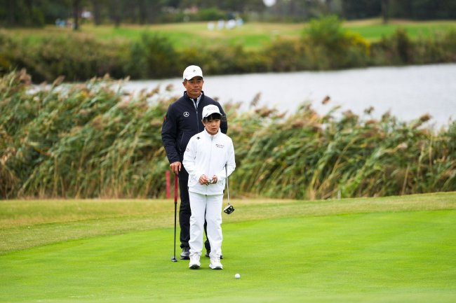 梁文冲先生助力亲子家庭