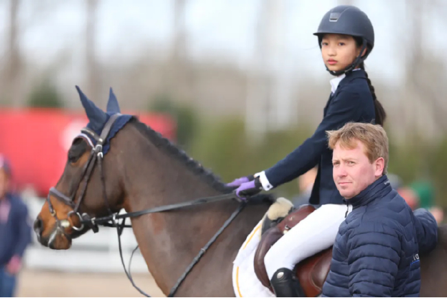 2017年，荷兰教练Tom Martens和12岁的史知让