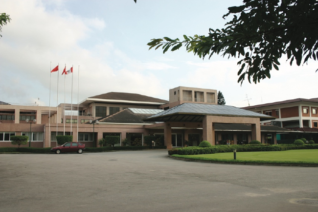 深圳高尔夫球会极具现代风格的会所