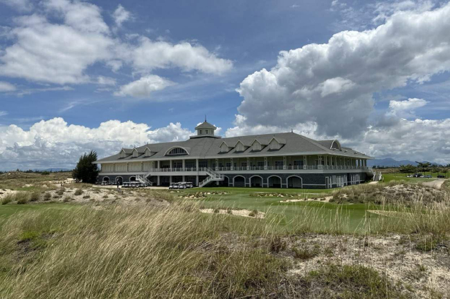 　　越南岘港的会安南岸高尔夫俱乐部（Hoiana Shores Golf Club），全新的林克斯风格高尔夫度假目的地