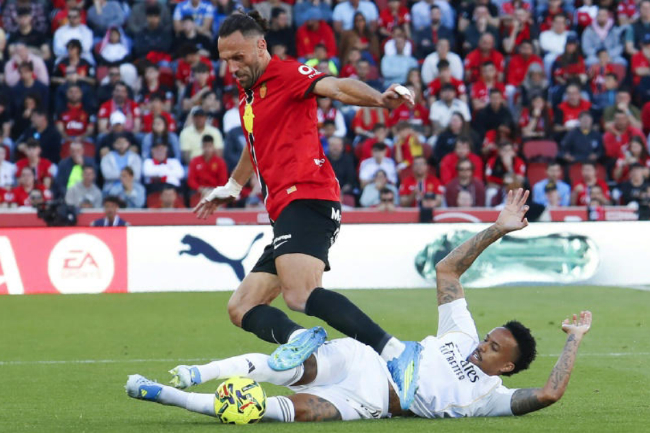 皇马1-2