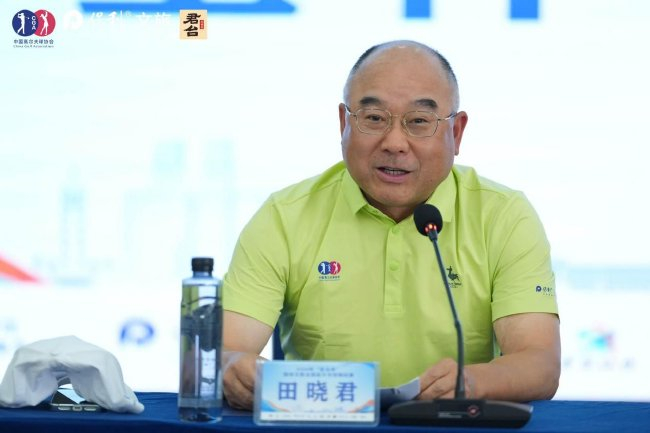 中国高尔夫球协会副主席田晓君致辞