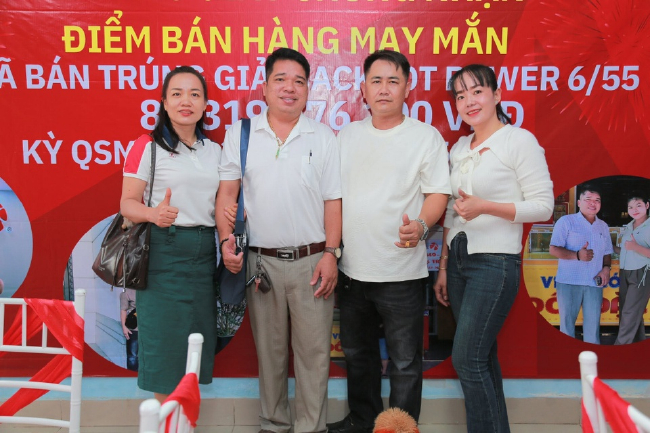 裴文孟中9亿越南盾露脸领奖图