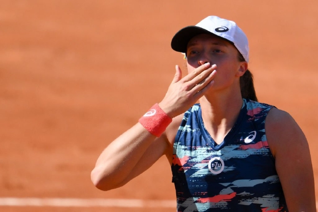 斯瓦泰克今年已经连续三次横扫萨巴伦卡，强势晋级罗马站女单决赛