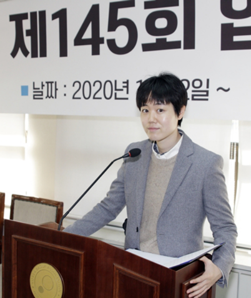 14日，赵涓祐裁判员发现了作弊行为。16日起，裁判员也增加为两人。李玟真裁判将与赵涓祐裁判员共同管理对局情况。