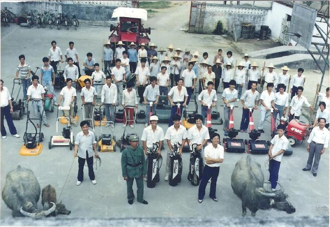 1985年的中山温泉高尔夫球会措置团队